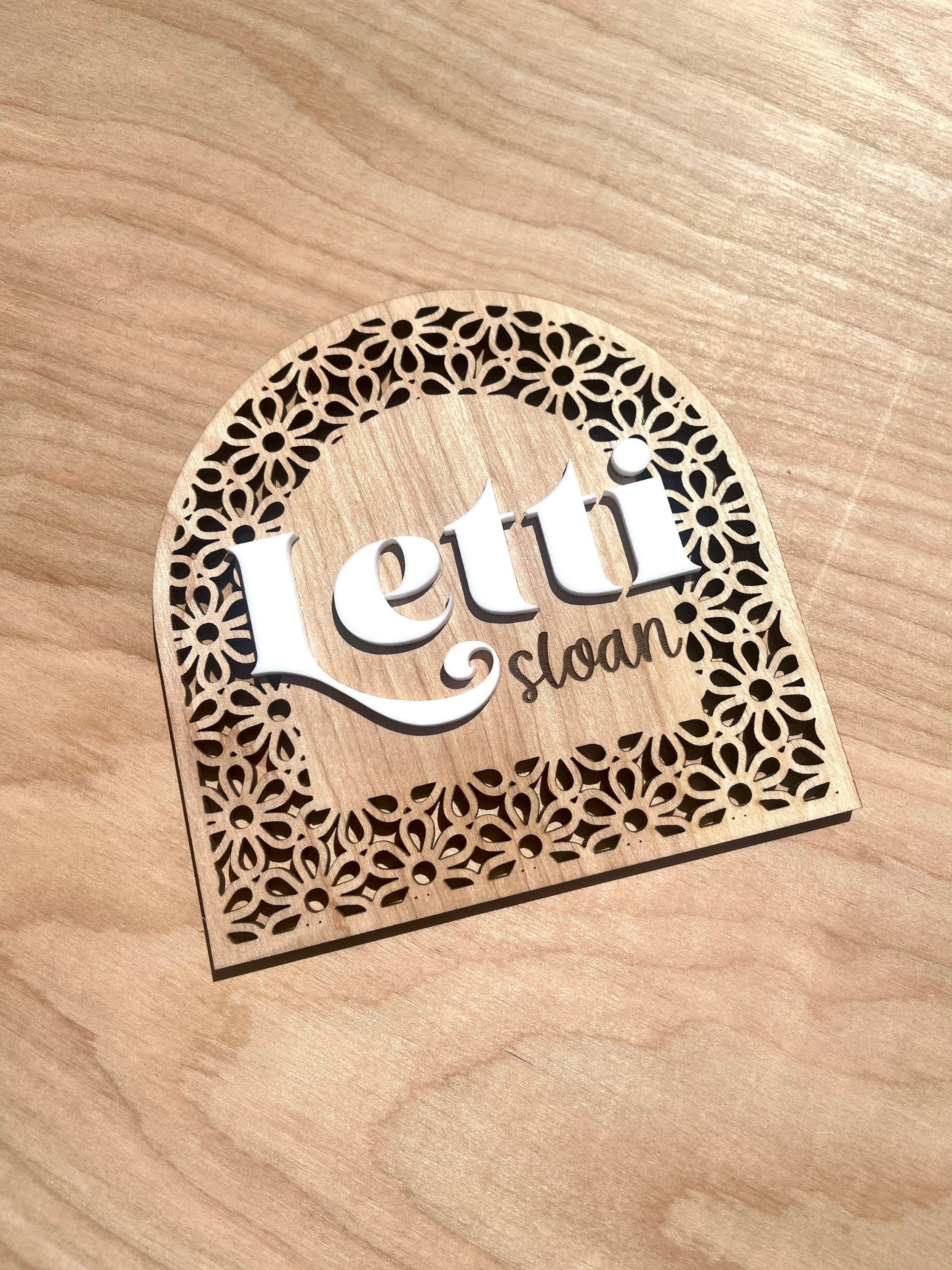 Arch Rattan Flower Name Sign